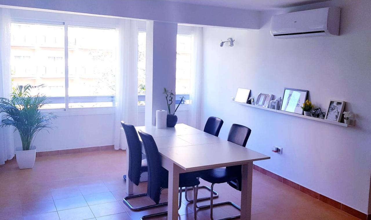 Apartamento La Carihuela Torremolinos Bagian luar foto